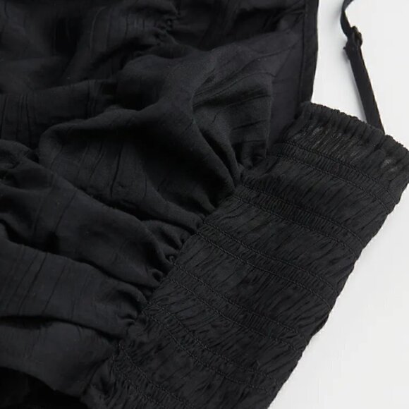 NWOT H&M GATHERED TOP IN XS BLACK - Picture 3 of 6